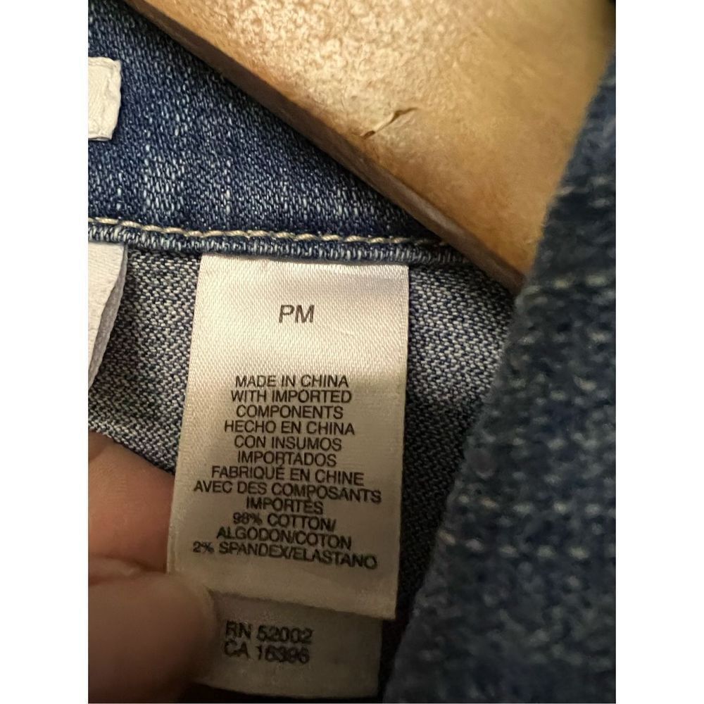 Liz & Co Denim Jacket - Picture 4 of 4